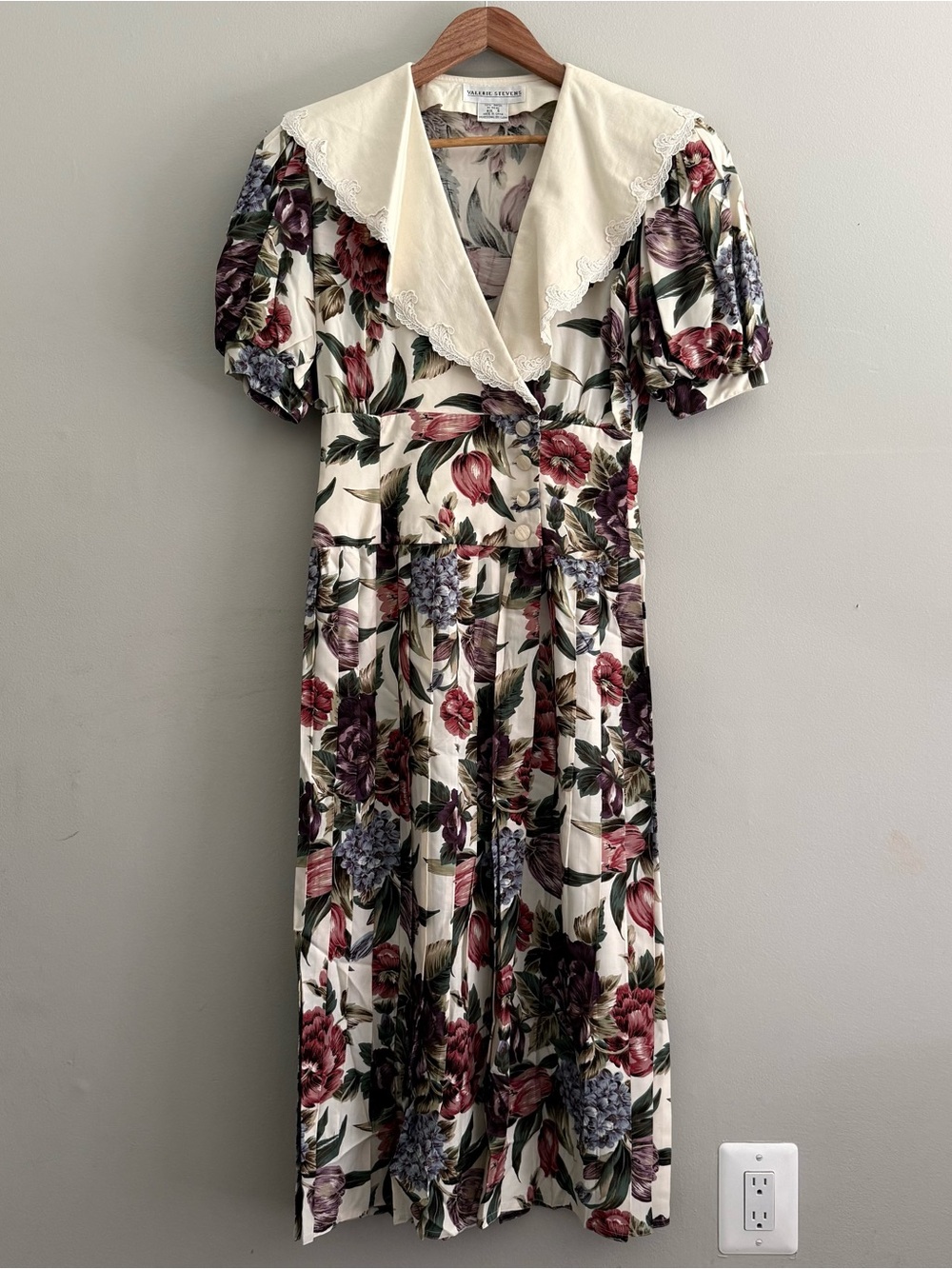Vintage Floral V-Neck Cottagecore Midi Dress with Lace Collar - Picture 2 of 8